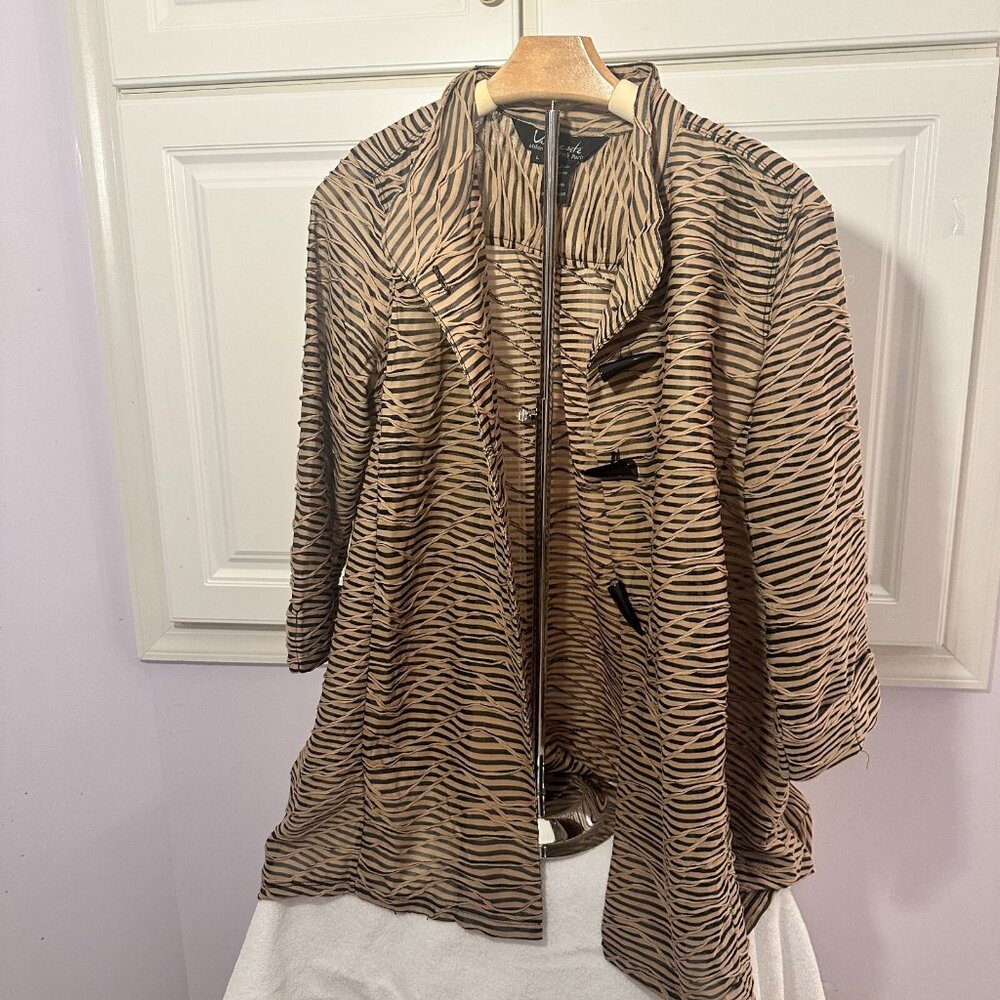 Vincente Women's Brown Striped Jacket Size L | Chic Patterned Blazer